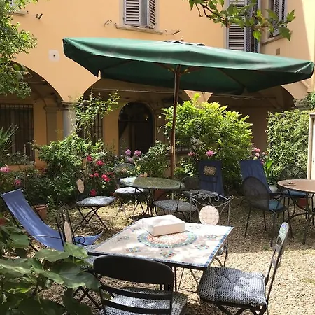 Appartement Cynthia's Garden - With Private Garden In Santa Croce *