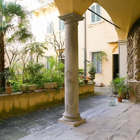 Cynthia's Garden - With Private Garden In Santa Croce