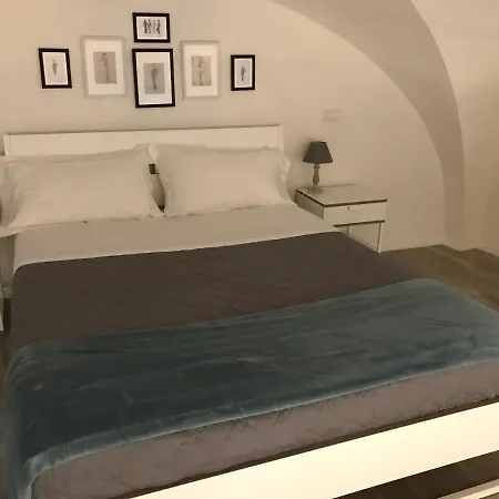 Apartment Cynthia's Garden - With Private Garden In Santa Croce Florence