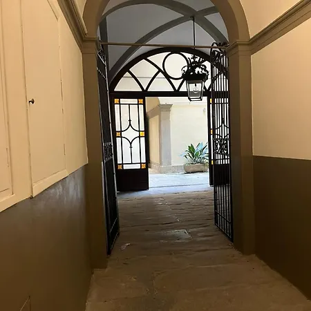 Cynthia's Garden - With Private Garden In Santa Croce Florence