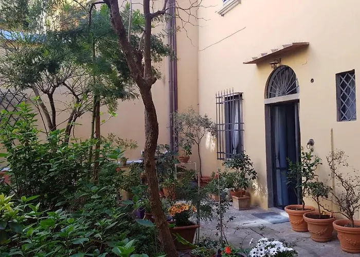 Cynthia's Garden - With Private Garden In Santa Croce Apartmán